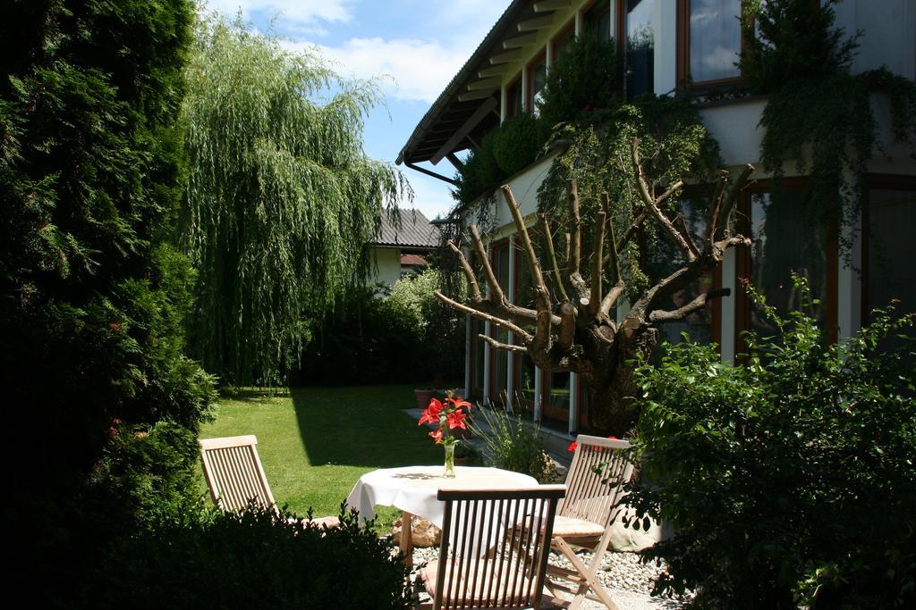 Beautyfarm Landhaus Servus Фельден-ам-Вёртер-Зе Экстерьер фото