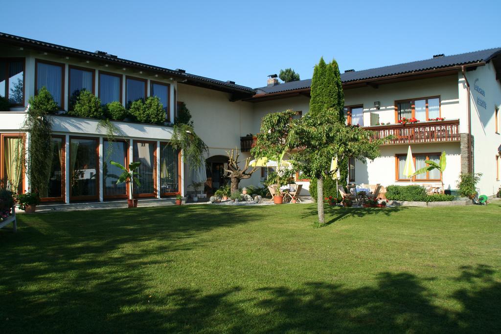 Beautyfarm Landhaus Servus Фельден-ам-Вёртер-Зе Экстерьер фото