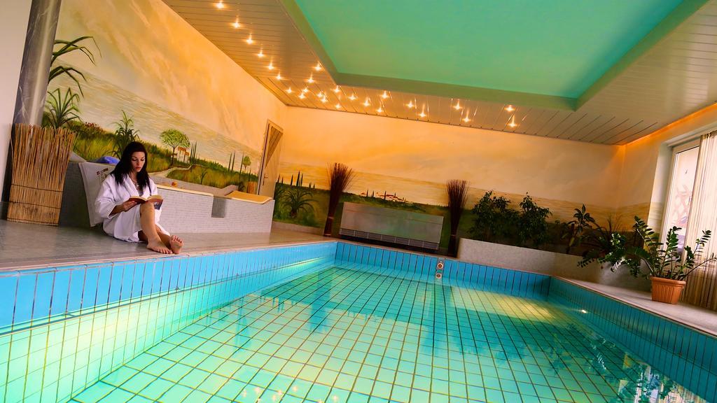Beautyfarm Landhaus Servus Фельден-ам-Вёртер-Зе Экстерьер фото