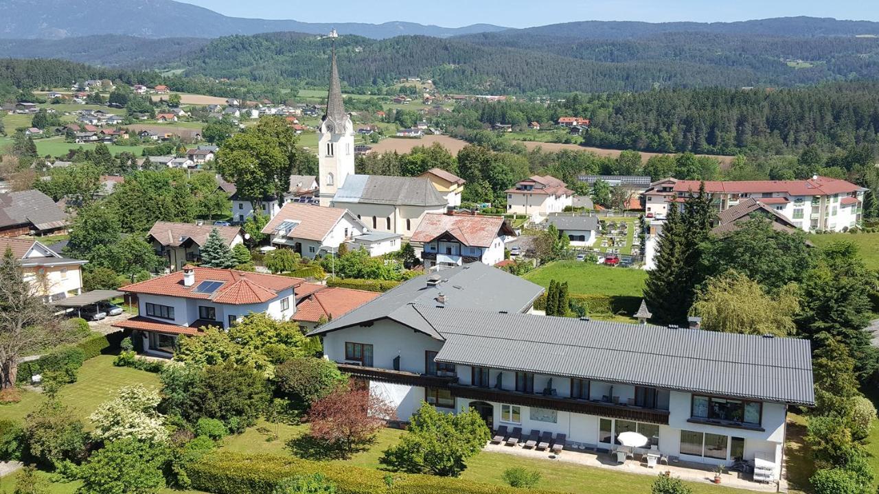 Beautyfarm Landhaus Servus Фельден-ам-Вёртер-Зе Экстерьер фото
